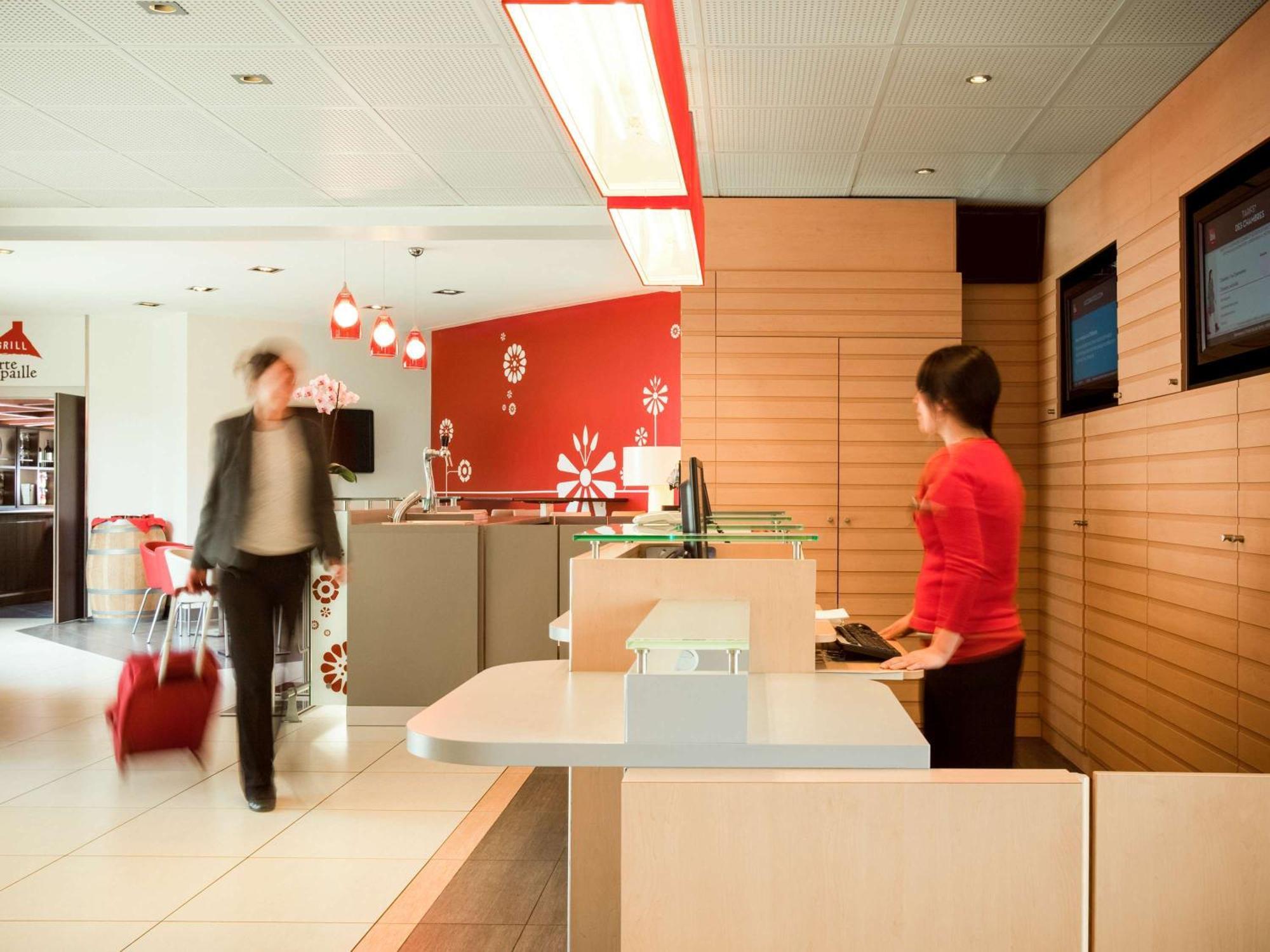 Ibis Senlis Hotel Senlis  Eksteriør billede